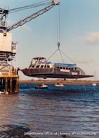 AP1-88 hovercraft number 1 - shipping the superstructure